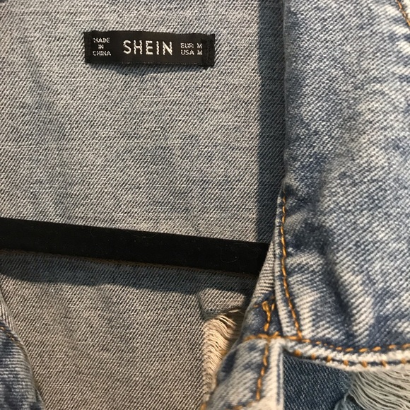 Jean Jacket distressed Womens size medium - Picture 4 of 5